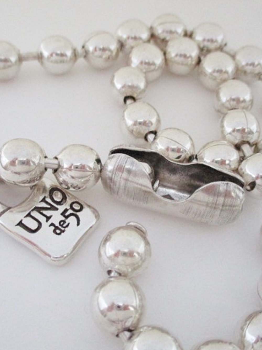 UNO DE 50 - Core Bead Necklace - Picture 3 of 4